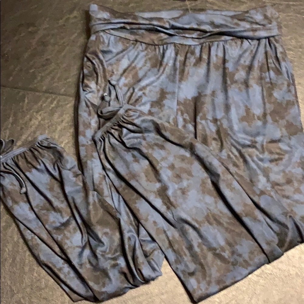 Onzie Gypsy paint new with tags size large